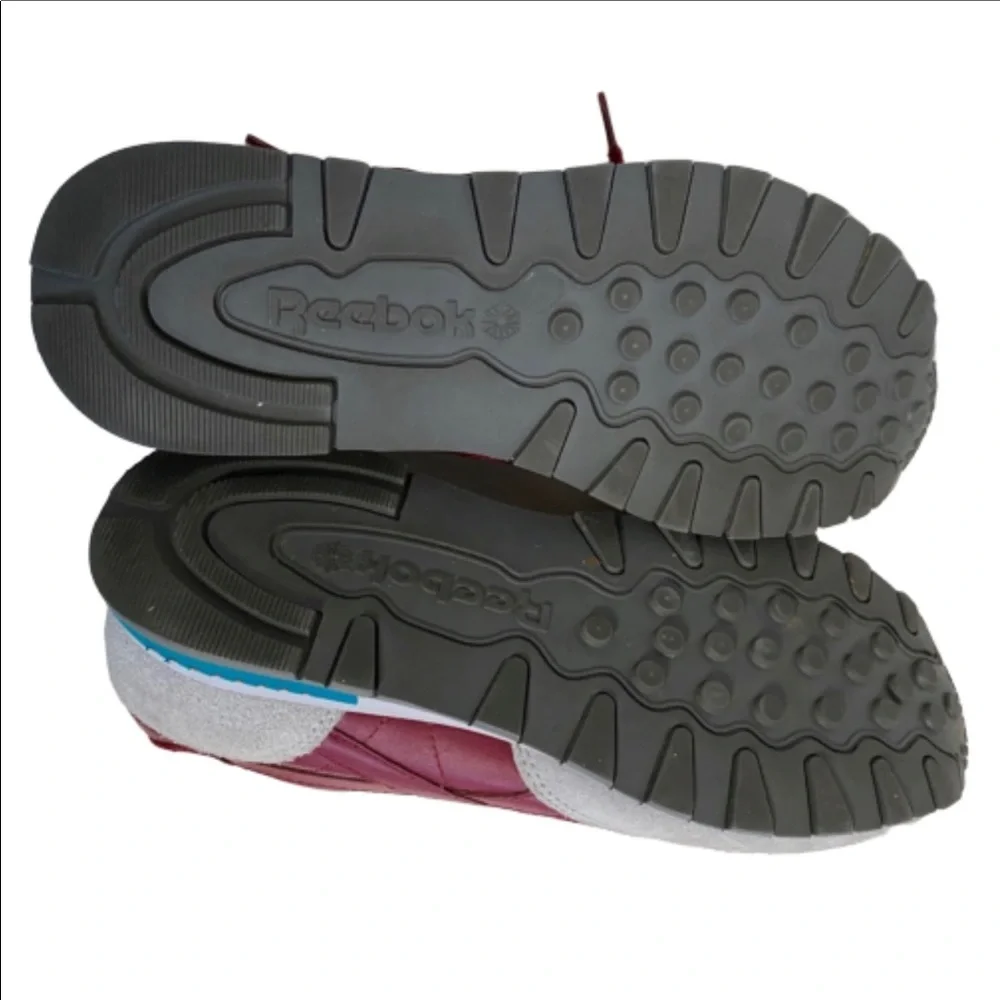 Men’s Reebok classic athletic shoes BD4413 size 9